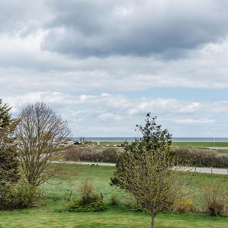 Straendhus Bed&Breakfast Hasselberg  Екстер'єр фото