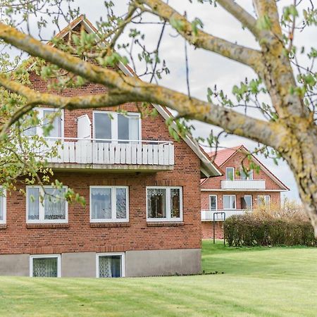 Straendhus Bed&Breakfast Hasselberg  Екстер'єр фото