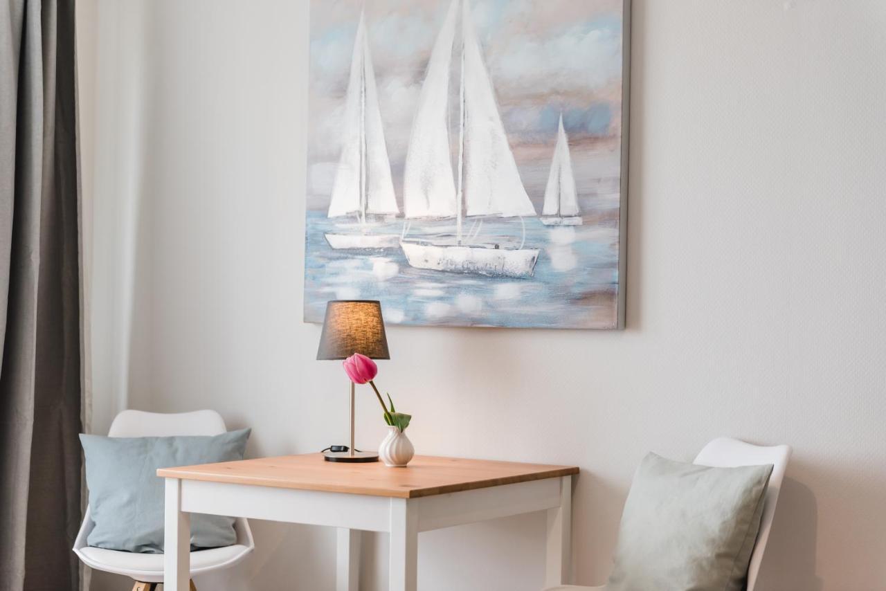Straendhus Bed&Breakfast Hasselberg  Екстер'єр фото