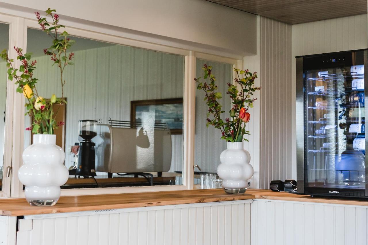 Straendhus Bed&Breakfast Hasselberg  Екстер'єр фото