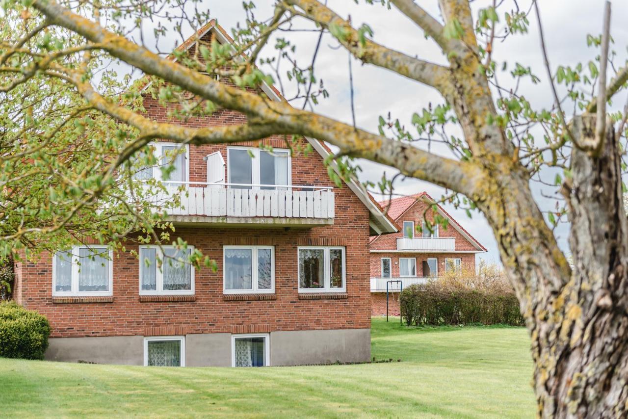 Straendhus Bed&Breakfast Hasselberg  Екстер'єр фото